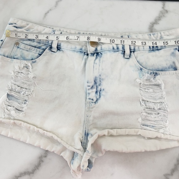 Bundle 4 for $20😀 Forever 21 Jean shorts size 30 - Picture 3 of 5